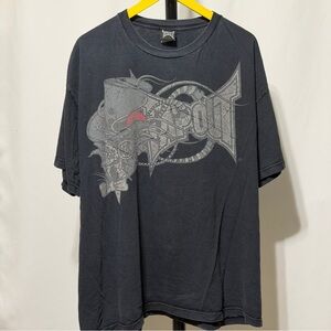 Tapout graphic T-shirt faded XXL size
